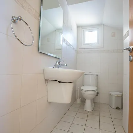 Villa Beautiful 5 Star Holiday In A Prime Location In Protaras, Book Early To Secure Your Dates, 1257 Protaras