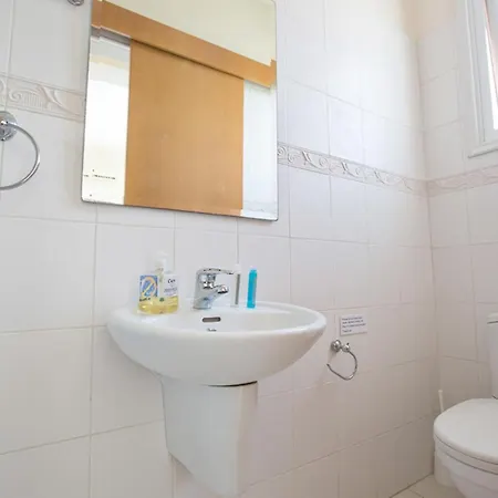Beautiful 5 Star Holiday In A Prime Location In Protaras, Book Early To Secure Your Dates, 1257 Villa Protaras